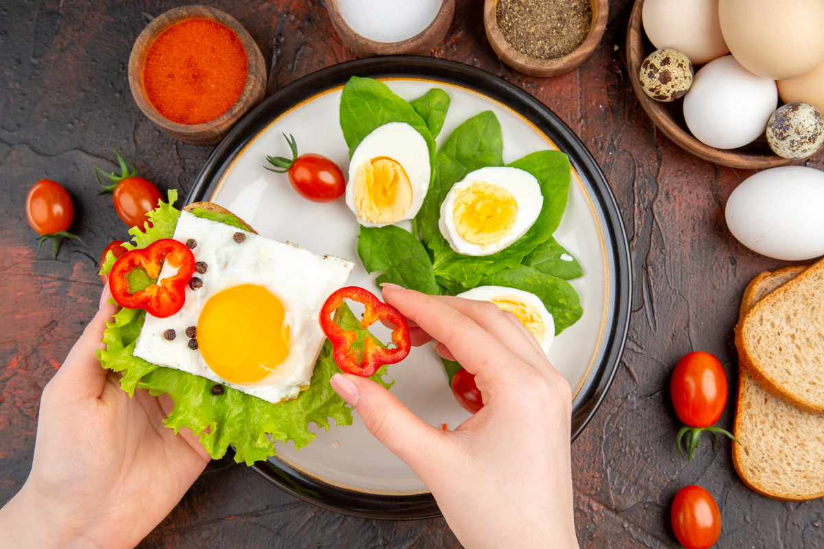 1.Oul De Gaina – Un Aliment Versatil Si Delicios Pentru Orice Masa A Zilei   Mic Dejun Cu Oua Si Salata